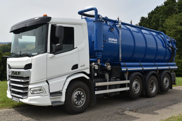Bezpieczne i wydajne samochody asenizacyjne do wywozu ścieków